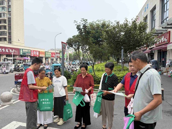 20260819明光市交通运输局：开展步行、骑行、公交出行，争做明光文明低碳先锋&rdquo;主题宣传活动1.jpg